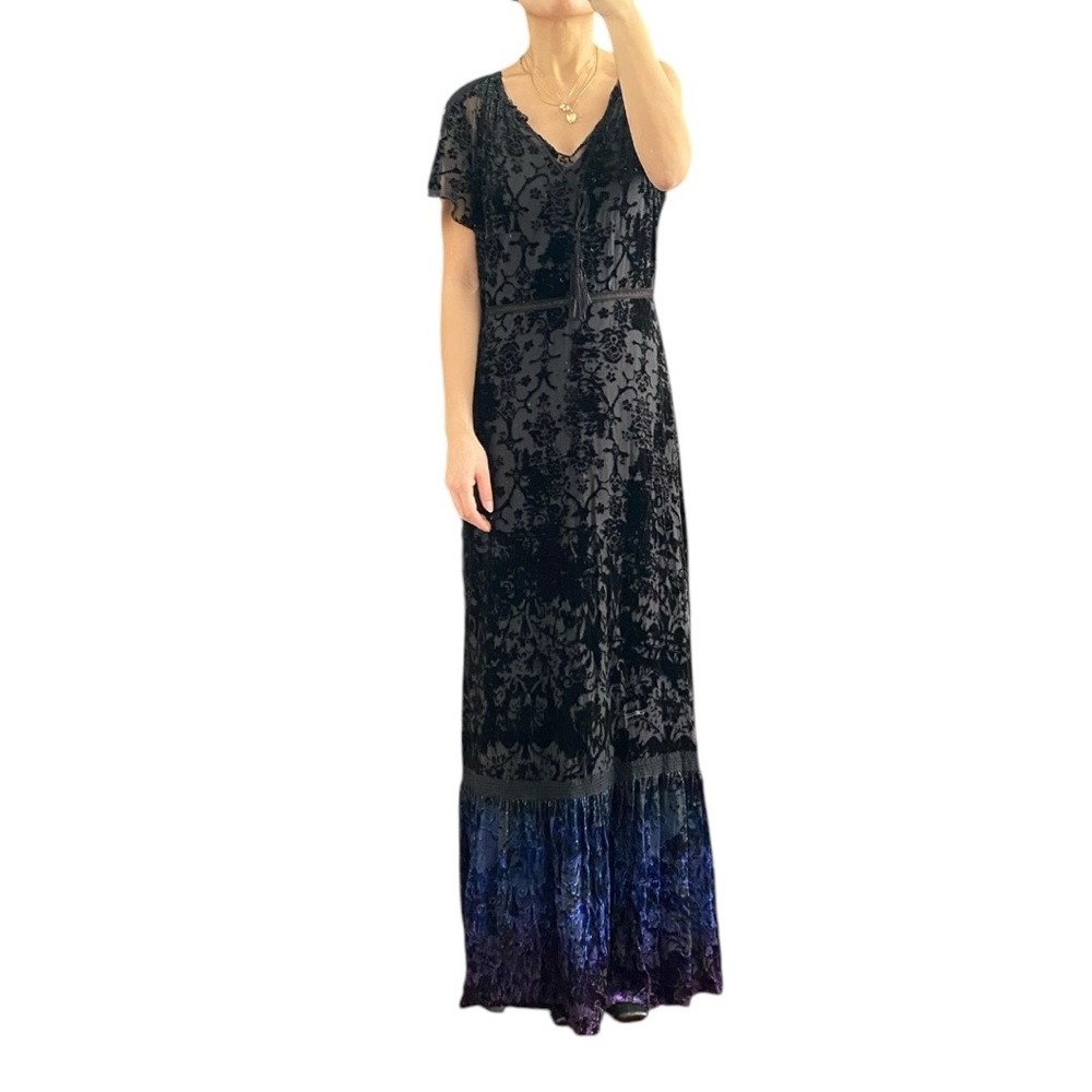 Elie Tahari Long Cap Sleeve Velvet Dress with Ruffled Hem Size US 6
